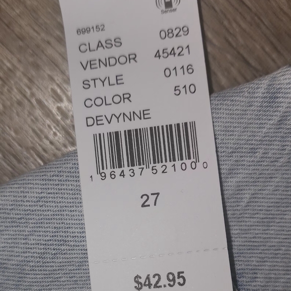 Pacsun Women's Light Wash Denim Cut Off Shorts Size 27 - Picture 5 of 5